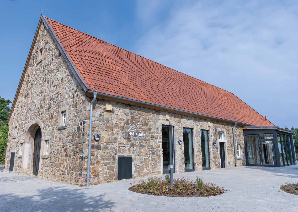 Hof Kulüke mit modernem Glasanbau